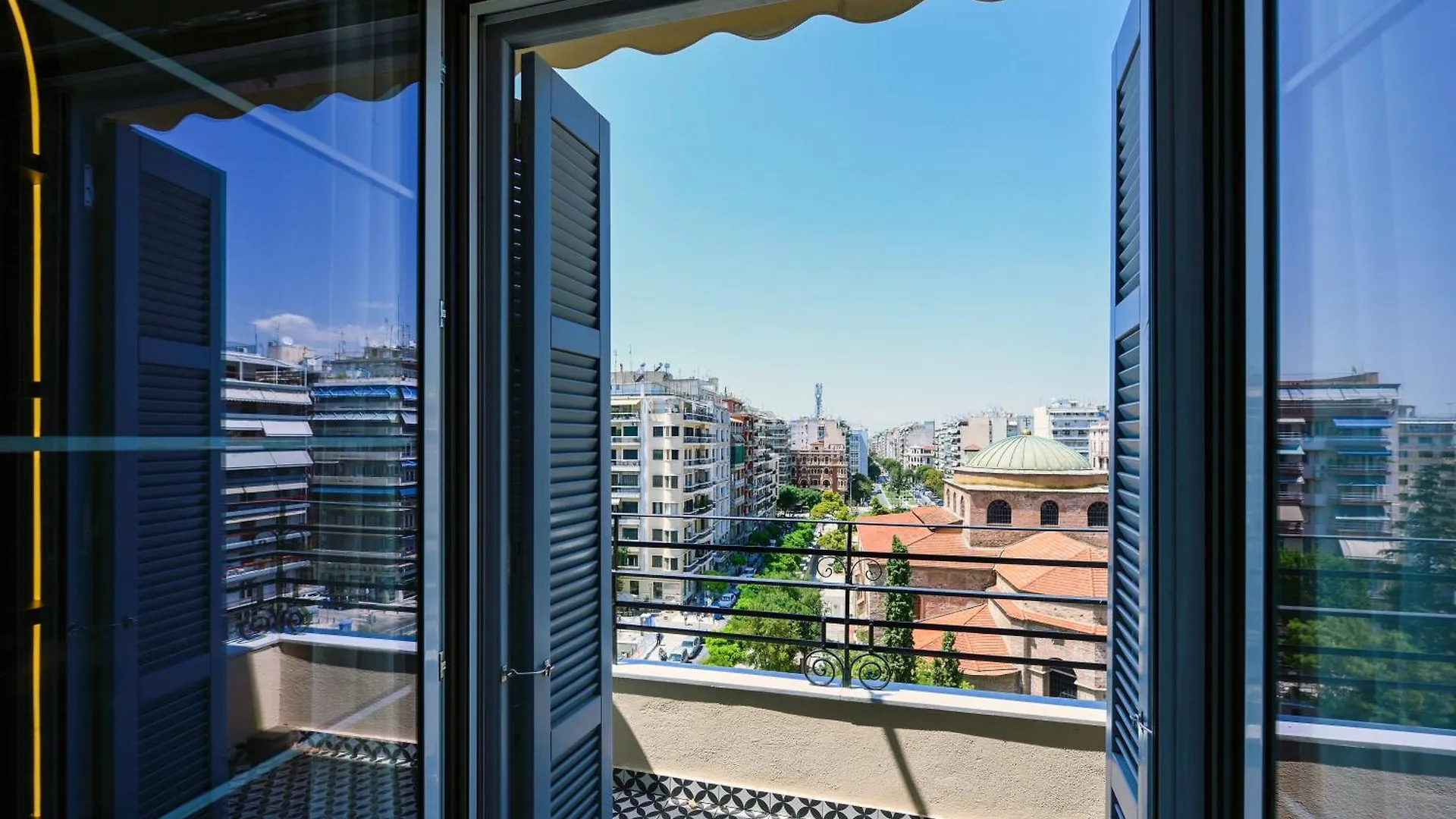 King Apartment Thessaloniki By Luxlikehome 0*,  Grækenland