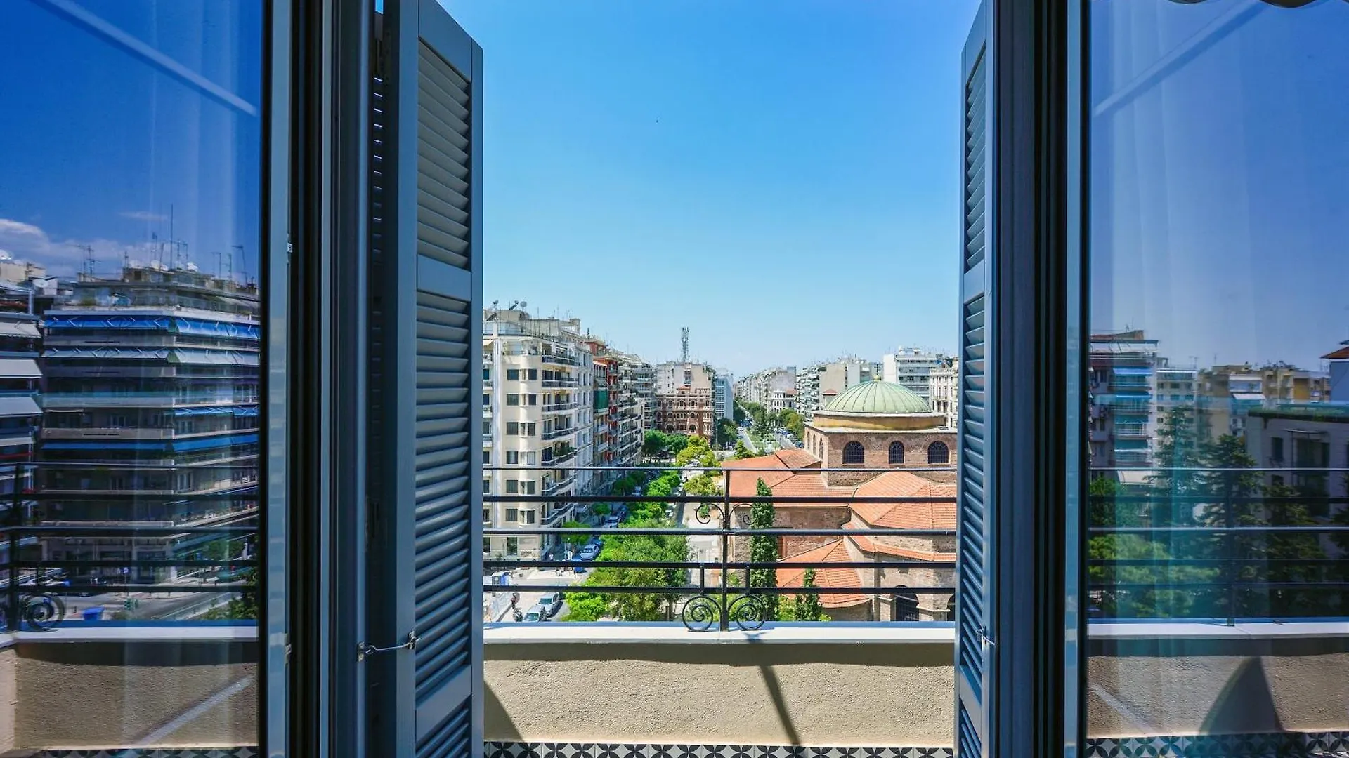 King Apartment Thessaloniki By Luxlikehome 0*,  Grækenland